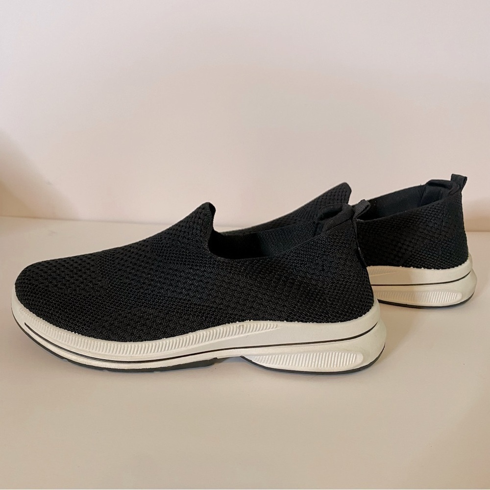 NWOT Tommy Bahama Slip On Memory Foam Sneaker Black Women’s 8 - Picture 3 of 7